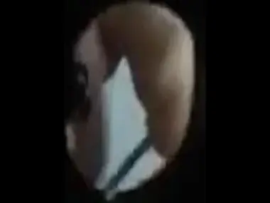 Gadis Pembantu Cantik Pasrah Goyang Kasur