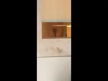 Kesegaran Mandi Gadis Cantik Di Hotel Mewah