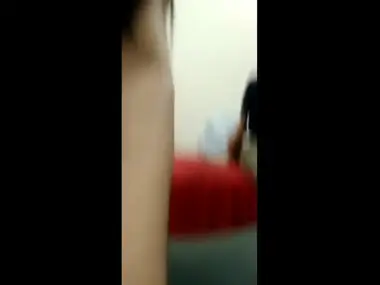 Tante Semok Cantik Pasrah Goyang Kasur Crot