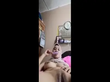 Ukhti Hijab Cantik Live Bersantai Kasur